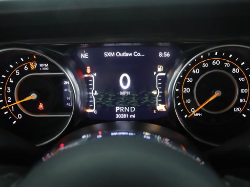 Used 2021 Jeep Wrangler Unlimited Sahara AWD/4WD image 11