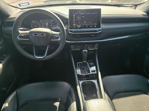 Used 2023 Jeep Compass Altitude image 17