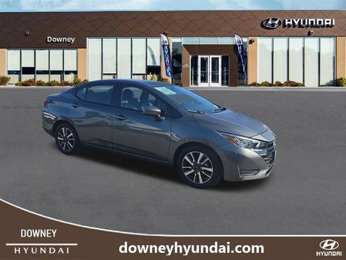 Used 2025 Nissan Versa SV FWD image 7