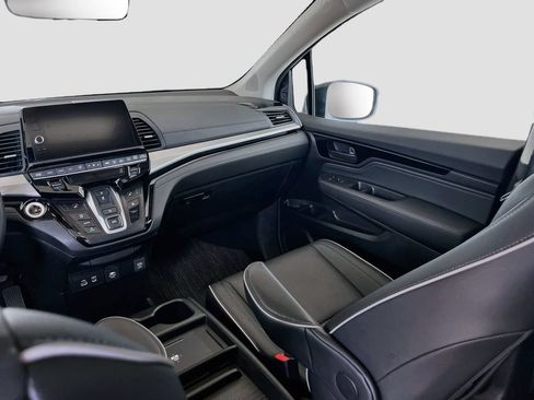 Used 2025 Honda Odyssey Touring image 25