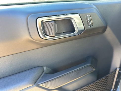 New 2025 Ford Bronco Badlands image 36