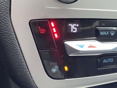 Used 2021 Ford Explorer XLT w/ Equipment Group 202A image 22