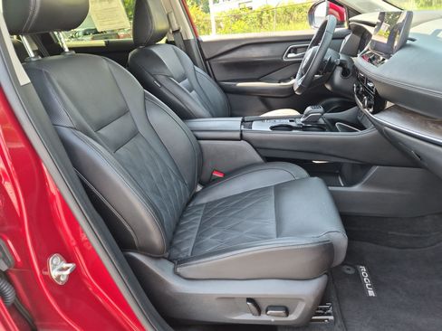 Used 2024 Nissan Rogue Platinum w/ Platinum Premium Package FWD image 35