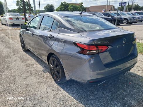 Used 2020 Nissan Versa S FWD image 3