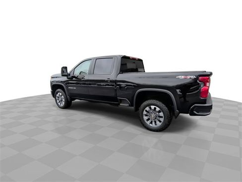 Used 2025 Chevrolet Silverado 2500 Custom w/ Custom Convenience Package image 6