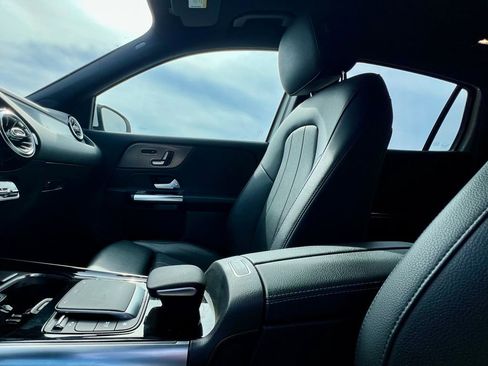 Certified 2021 Mercedes-Benz GLA 250 4MATIC image 13