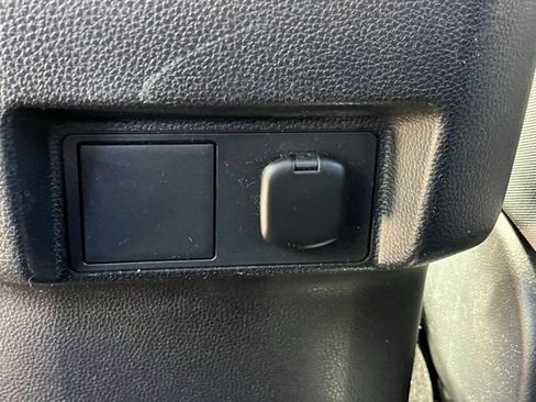 Used 2025 Toyota Tacoma TRD Off-Road image 25