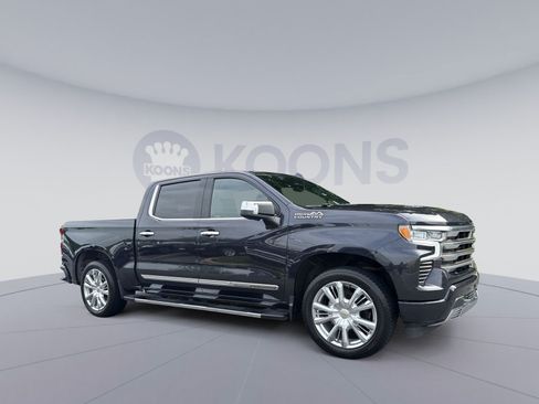 Used 2022 Chevrolet Silverado 1500 High Country w/ High Country Premium Package AWD/4WD image 8