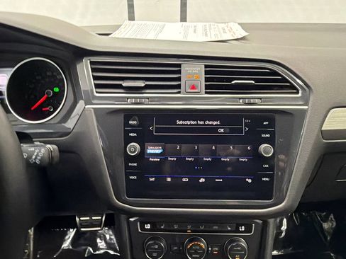 Used 2020 Volkswagen Tiguan SE R-Line FWD image 28