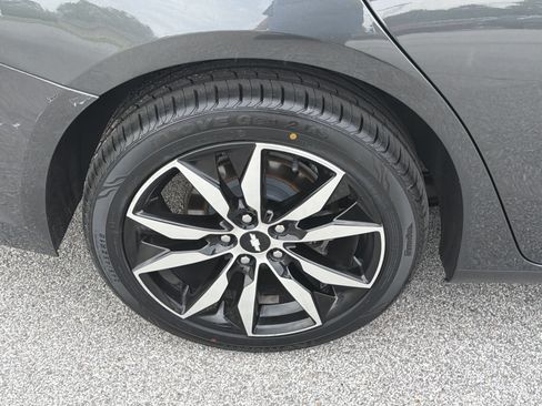 Used 2017 Chevrolet Malibu LT FWD image 61