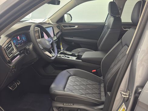 New 2025 Volkswagen Atlas SEL Premium R-Line image 7