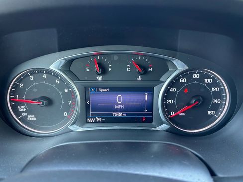 Used 2022 GMC Acadia SLE FWD image 15