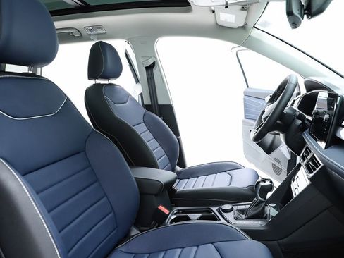 New 2025 Volkswagen Taos SEL image 75