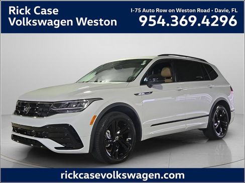 Certified 2024 Volkswagen Tiguan SE R-Line FWD image 1