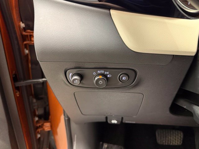 Used 2023 Buick Encore GX Preferred w/ Cold Weather Comfort Package FWD image 17