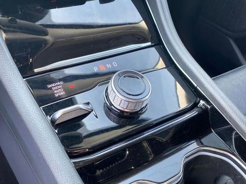 Used 2023 Jeep Grand Cherokee Limited image 12