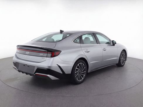 Used 2025 Hyundai Sonata SEL FWD image 9
