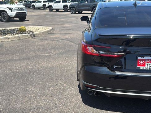 Used 2026 Toyota Camry SE FWD image 8