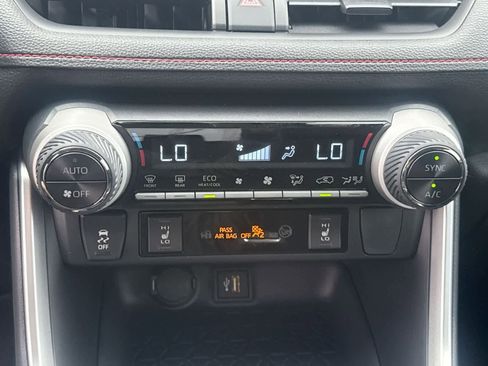 Certified 2025 Toyota RAV4 SE image 22