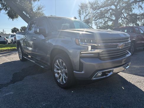 Used 2022 Chevrolet Silverado 1500 High Country w/ Technology Package image 1