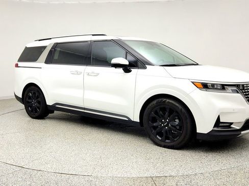 Used 2024 Kia Carnival SX Prestige FWD image 3