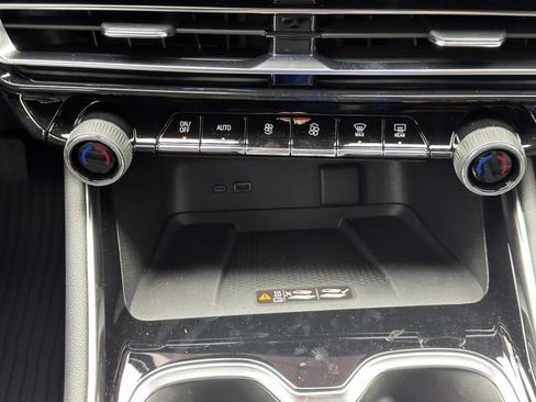 New 2026 Chevrolet Traverse High Country w/ LPO, Floor Liner Package image 15