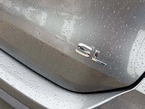 Used 2019 Nissan Rogue SL FWD image 39