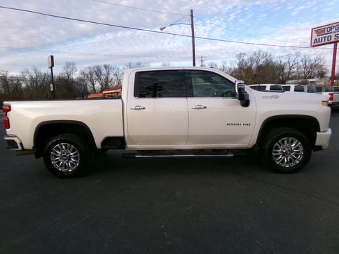Used 2021 Chevrolet Silverado 2500 High Country w/ Z71 Off-Road Package image 2