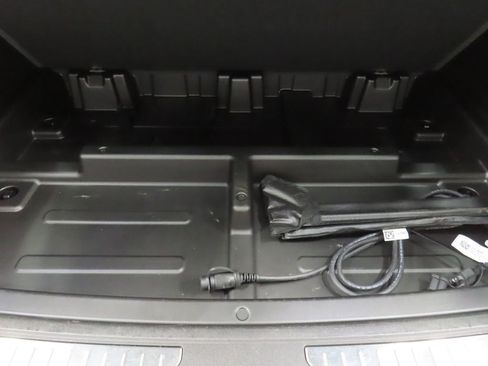 Used 2025 GMC Yukon XL Denali Ultimate AWD/4WD image 49