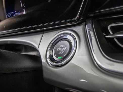 Used 2025 Chevrolet Trax LT w/ LT Convenience Package image 24