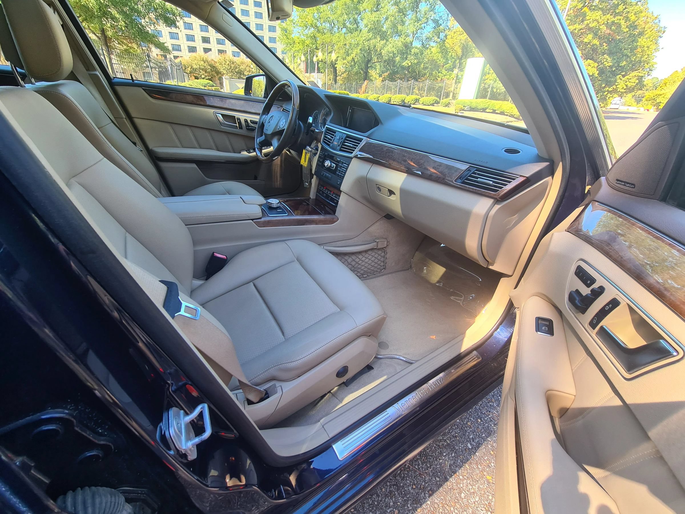 Used 2013 Mercedes-Benz E 350 Sedan image 16