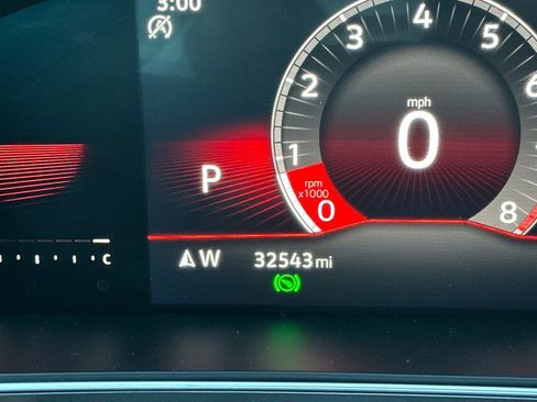 Used 2022 Volkswagen Tiguan SE R-Line image 28