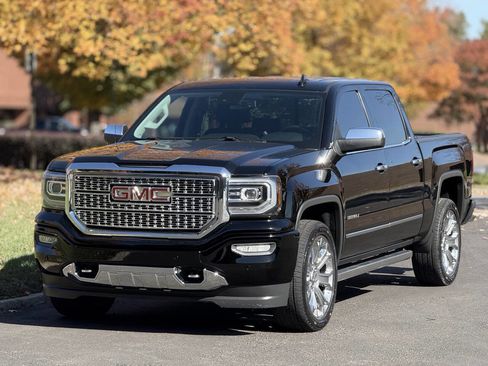 Used 2017 GMC Sierra 1500 Denali w/ Denali Ultimate Package image 3