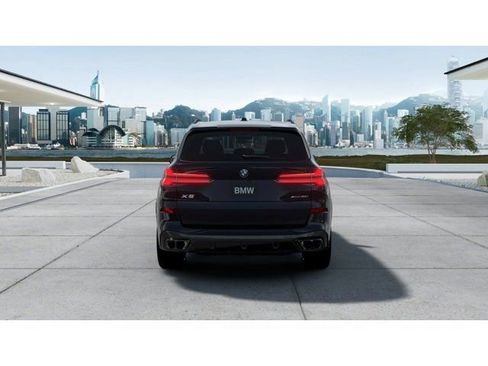 New 2026 BMW X5 xDrive40i w/ M Sport Package AWD/4WD image 5