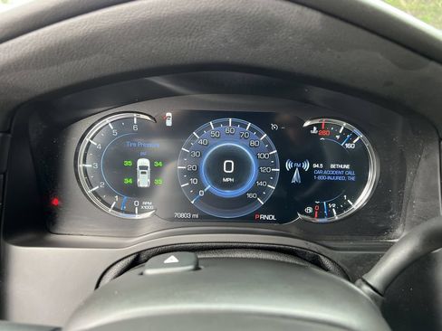 Used 2020 Cadillac Escalade Luxury AWD/4WD image 27
