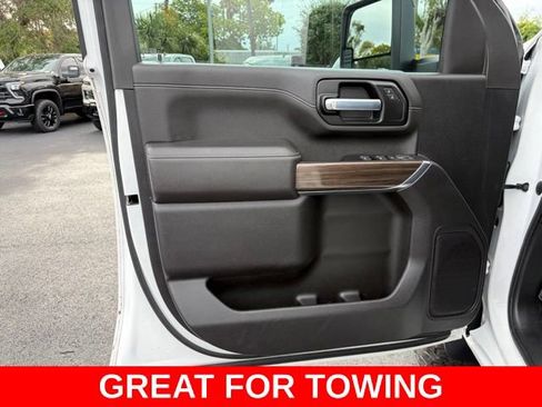 Used 2023 Chevrolet Silverado 2500 LT AWD/4WD image 12