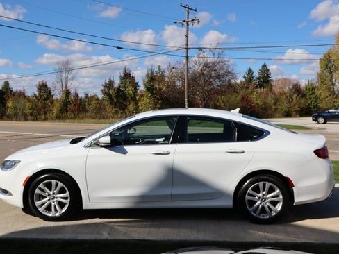 Used 2017 Chrysler 200 Limited Platinum w/ Comfort & Convenience Group image 27