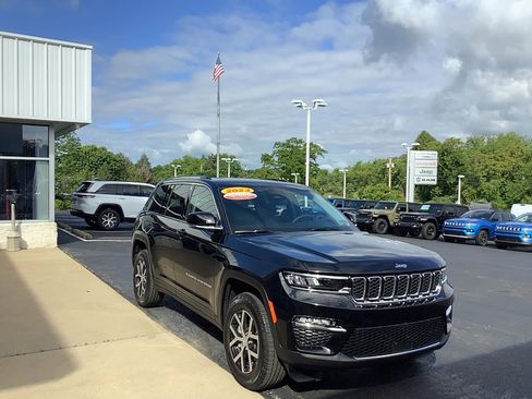 Certified 2023 Jeep Grand Cherokee Limited image 3