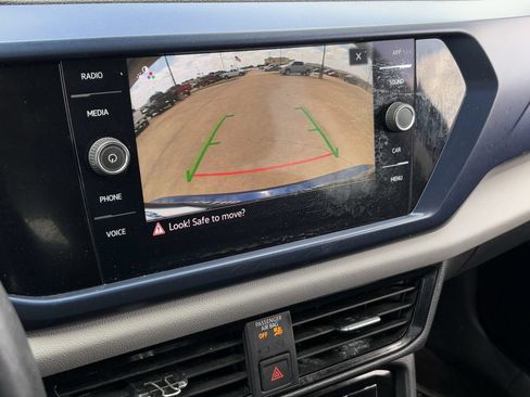 Used 2023 Volkswagen Taos SE FWD image 17