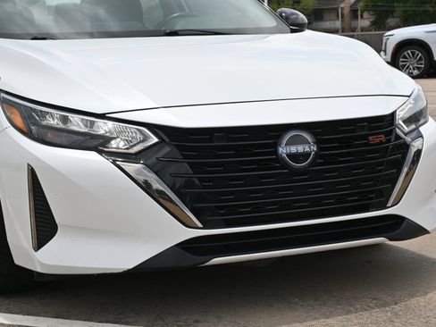 Used 2024 Nissan Sentra SR w/ SR Premium Package FWD image 28