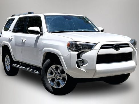 Used 2022 Toyota 4Runner SR5 RWD image 2