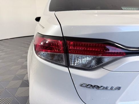 Used 2022 Toyota Corolla LE image 27