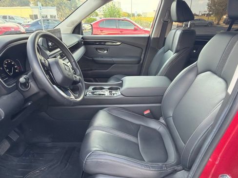 Used 2025 Honda Pilot EX-L image 9