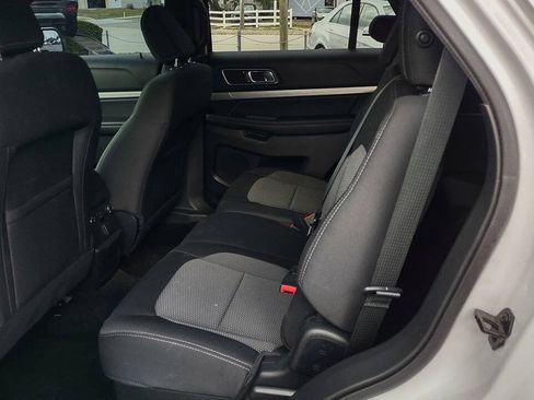 Used 2018 Ford Explorer XLT w/ Equipment Group 201A AWD/4WD image 32