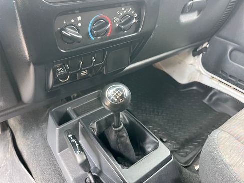 Used 2005 Jeep Wrangler SE image 36