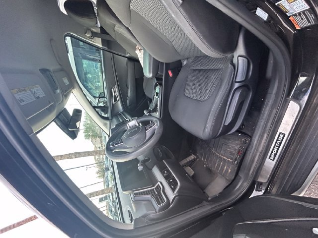 Used 2023 Kia Sportage LX AWD/4WD image 11
