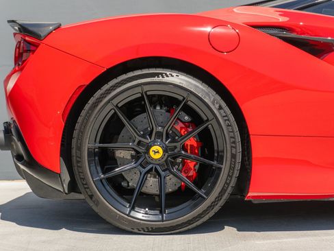Used 2020 Ferrari F8 Tributo image 35