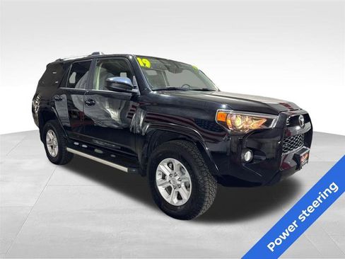 Used 2019 Toyota 4Runner SR5 image 3