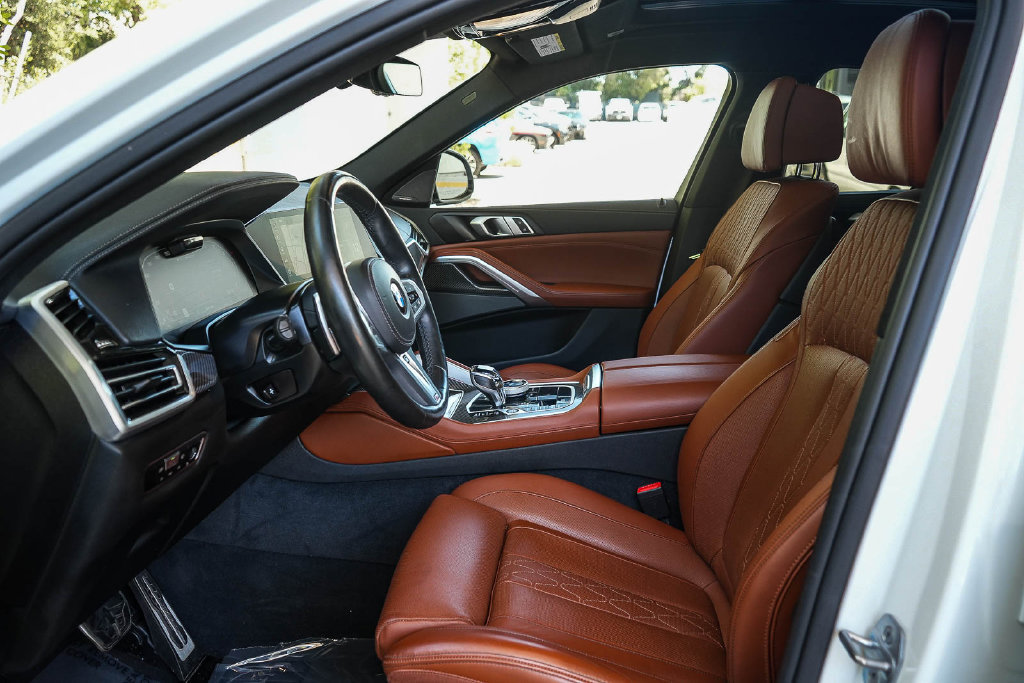 Used 2022 BMW X6 M50i w/ Executive Package AWD/4WD image 17