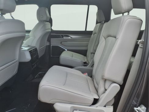 New 2026 Jeep Grand Wagoneer 2WD image 11